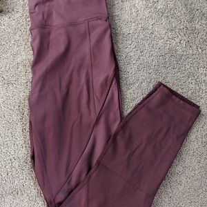 Fabletics yoga/training stretch crop pants